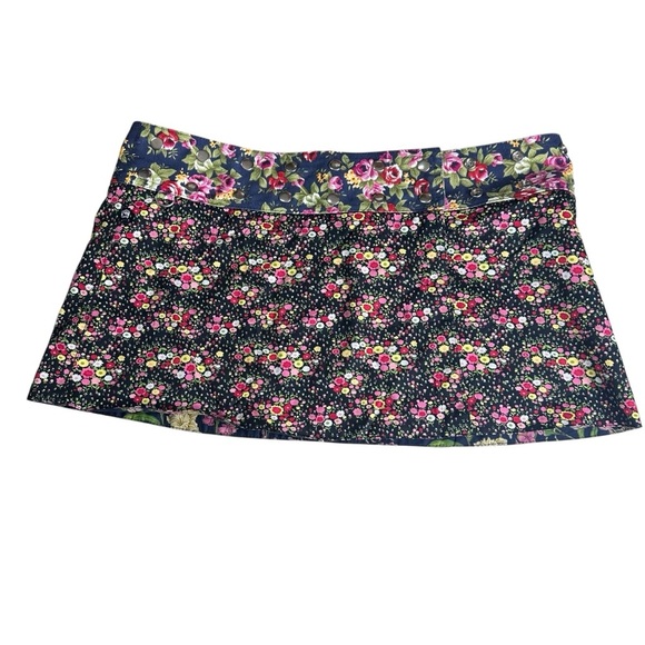 Zand Amsterdam Reversible Convertible Festival Skirt. One Size - Picture 5 of 10